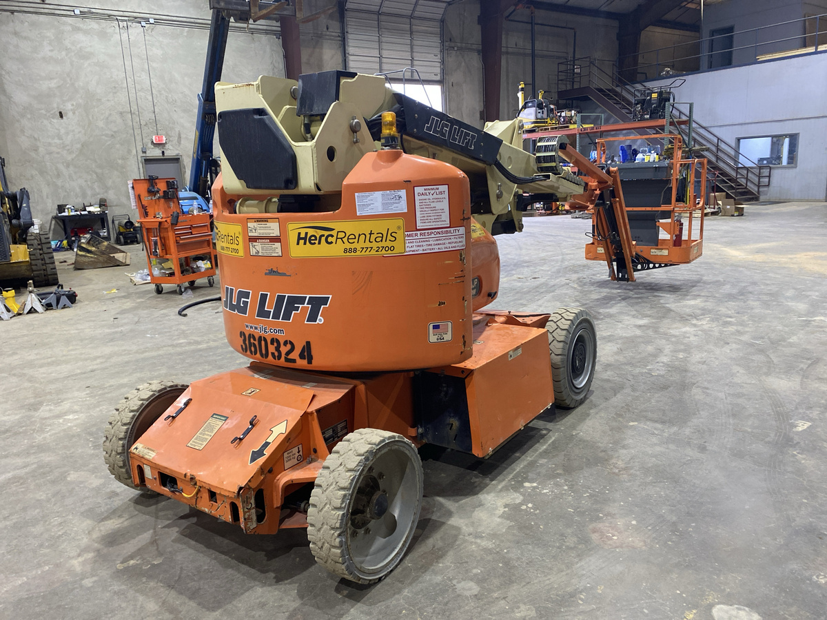 2016 JLG E400AJPN-3