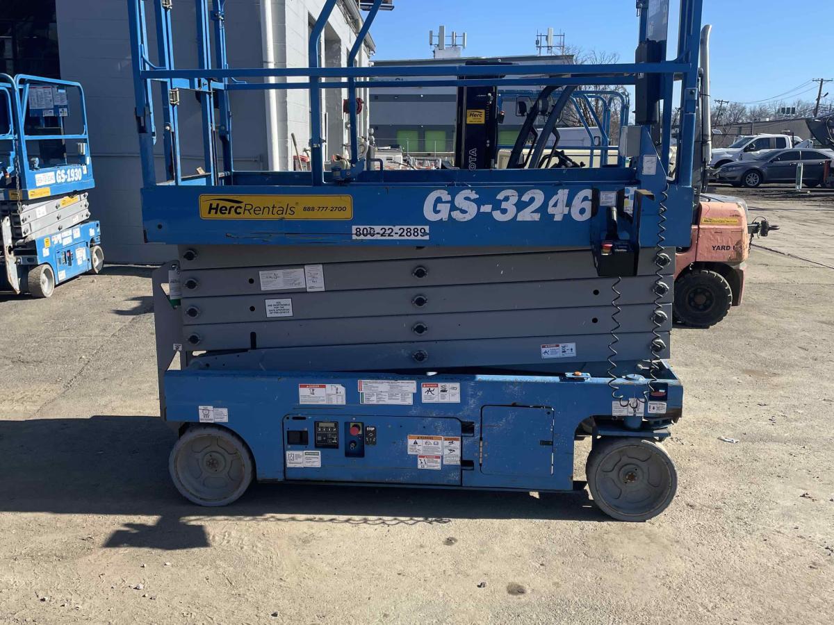 2018 Genie GS-3246
