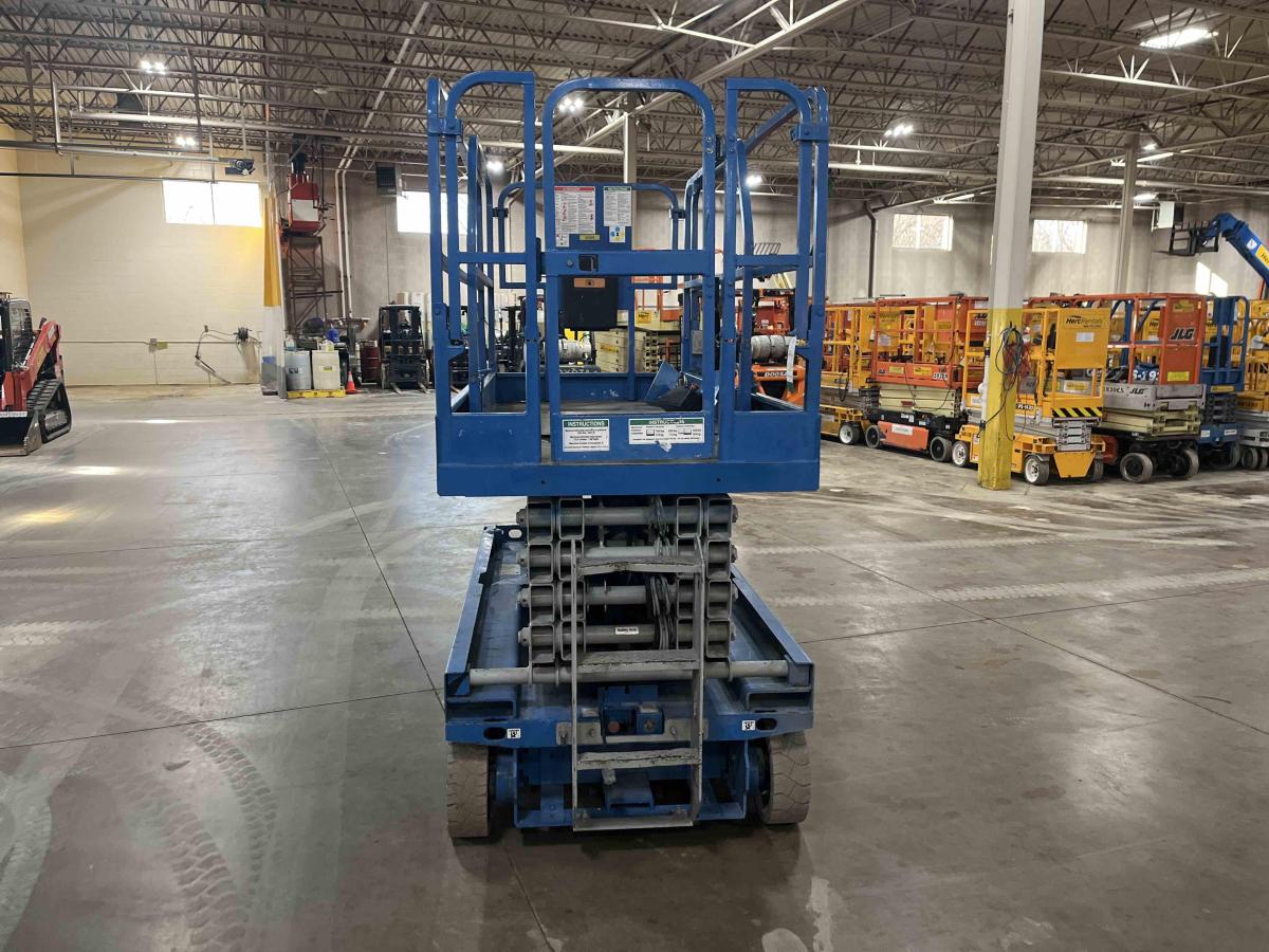 2013 Genie GS-3246