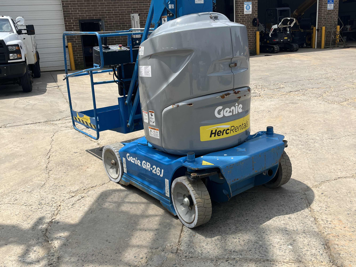 2018 Genie GR26J-2