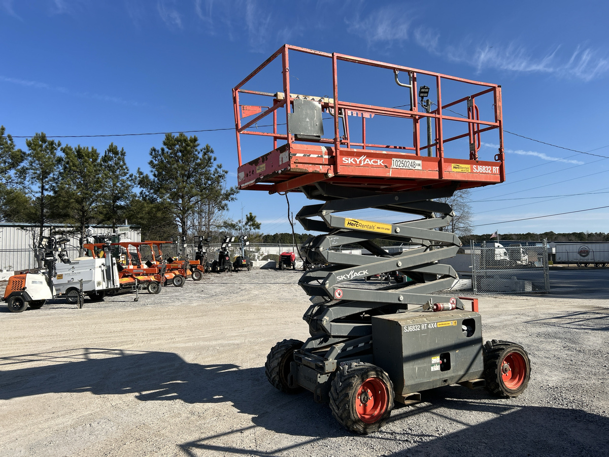 2018 Skyjack SJ-6832RT-19