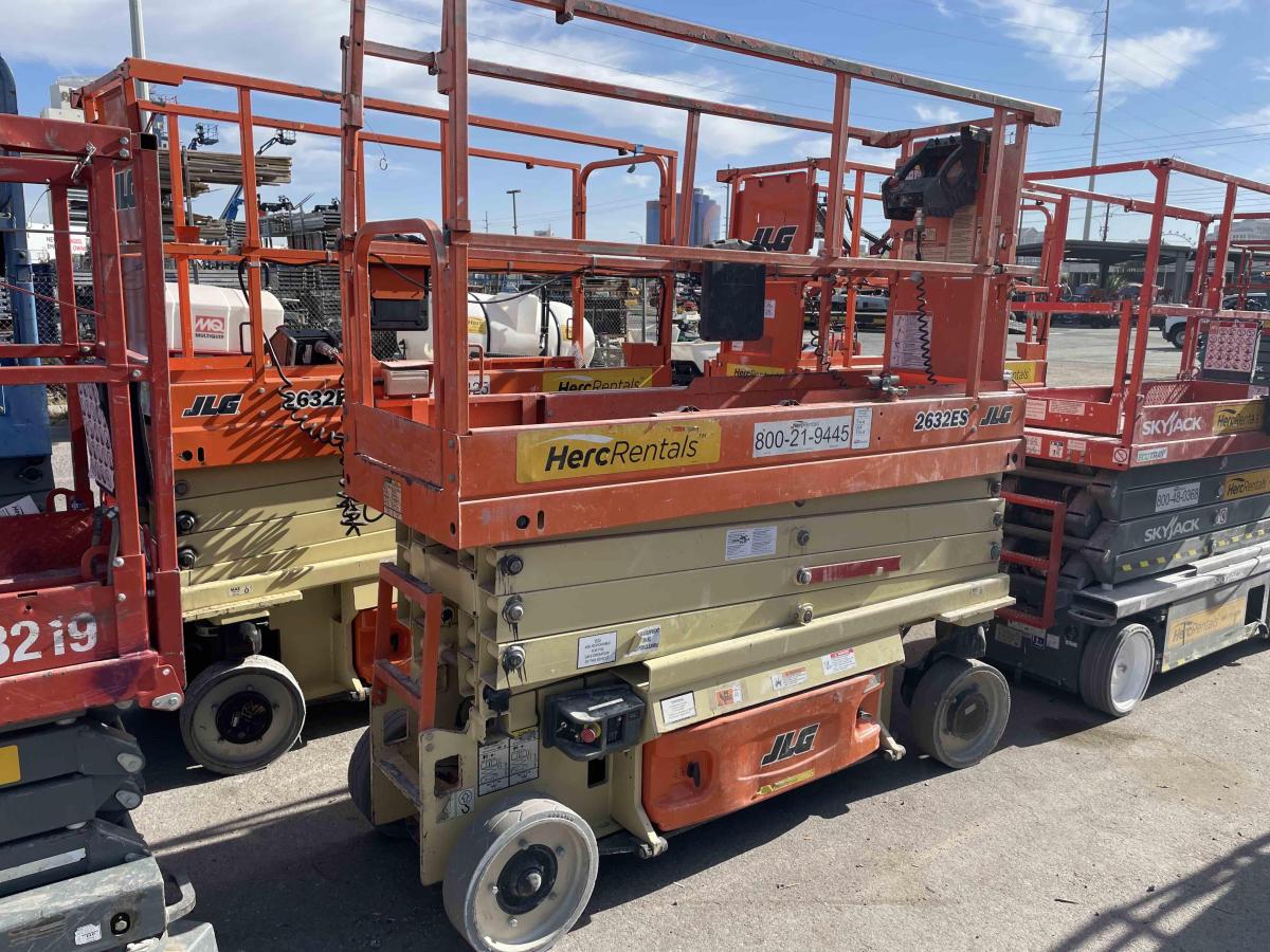 2018 JLG 2632ES