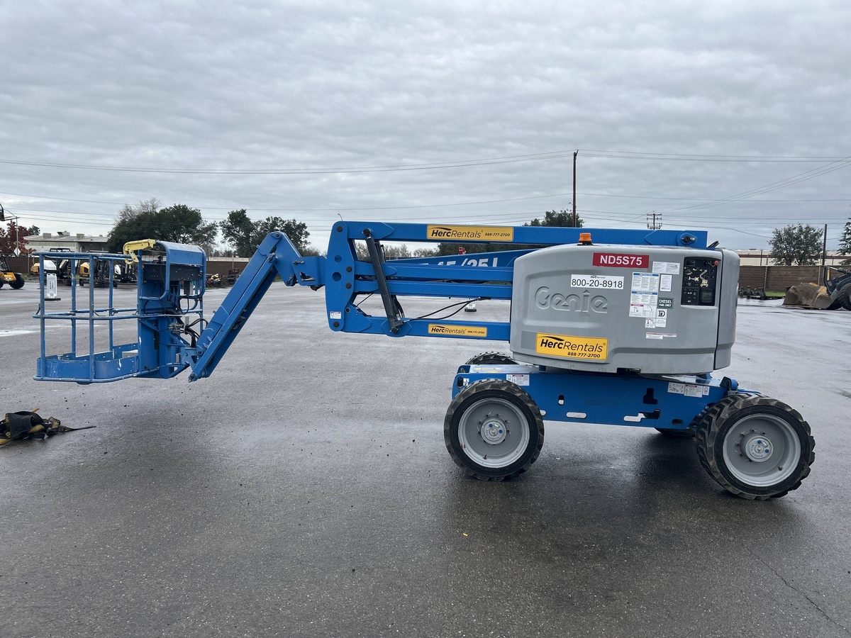 2018 Genie Z-45/25J RT