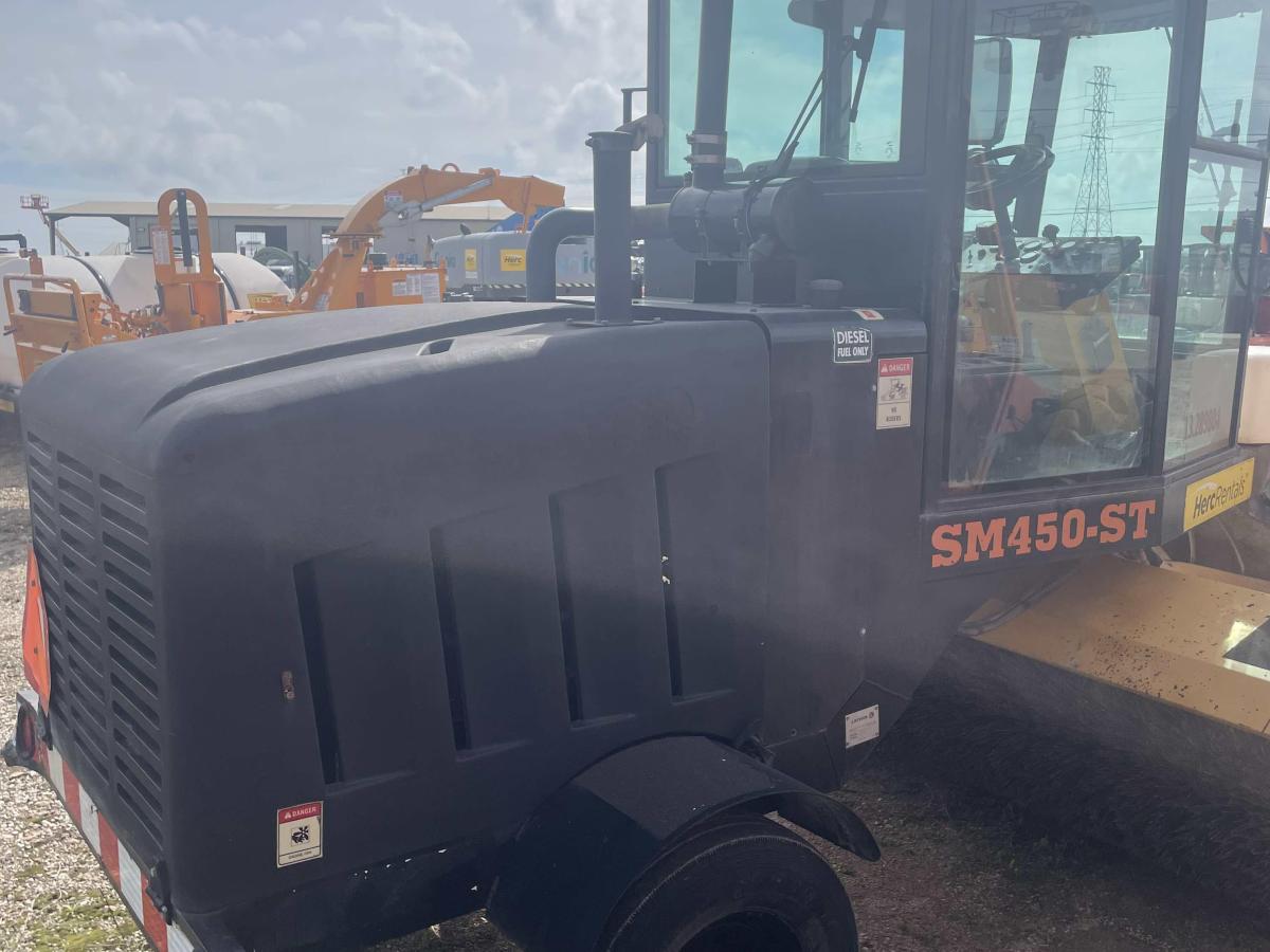 2018 LayMor SweepMaster 450-ST