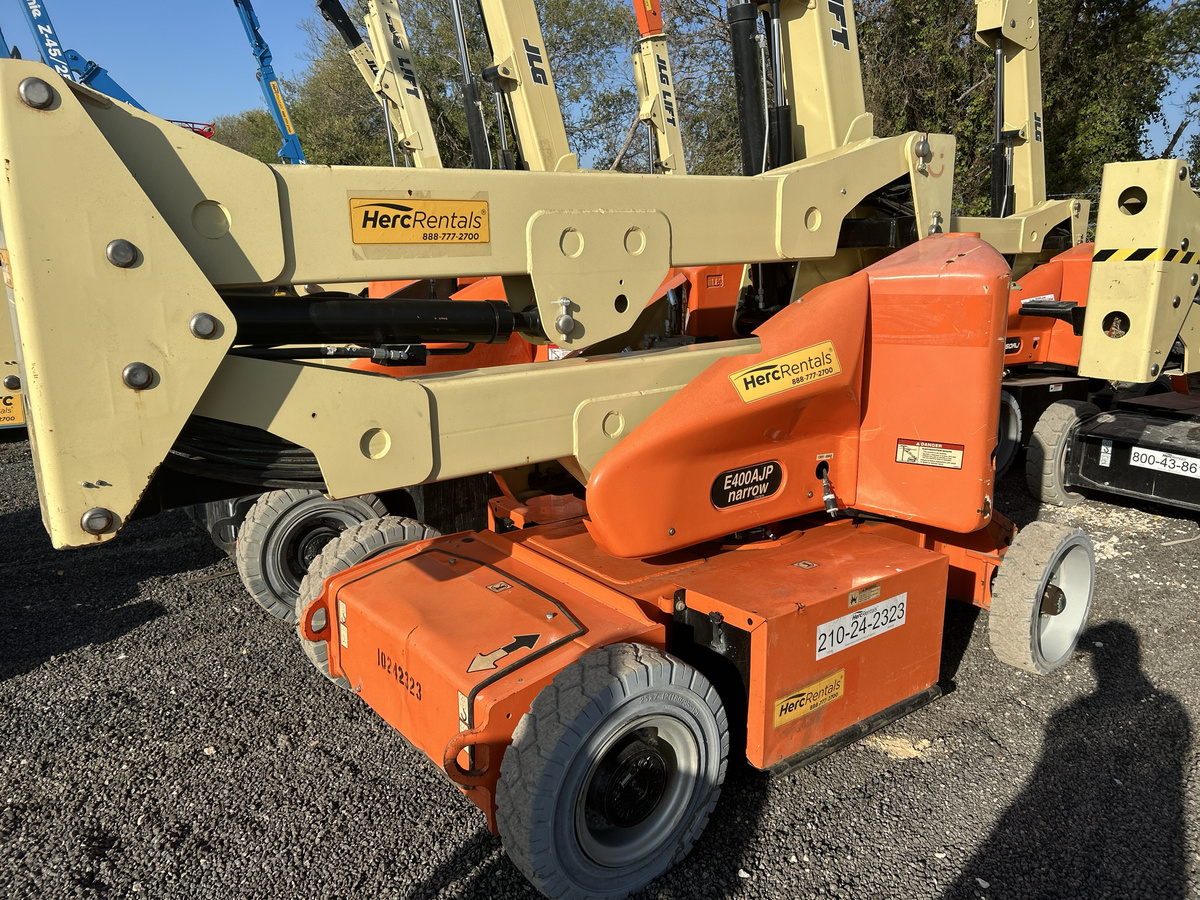 2018 JLG E400AJPN-12