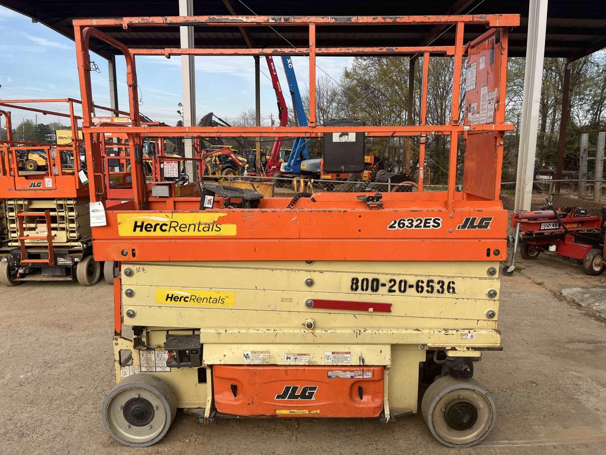 2018 JLG 2632ES