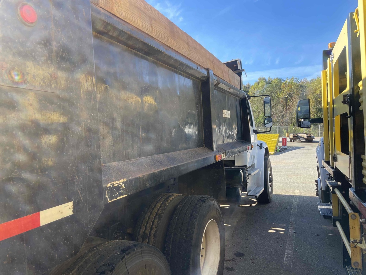 2018 Freightliner M2106-4