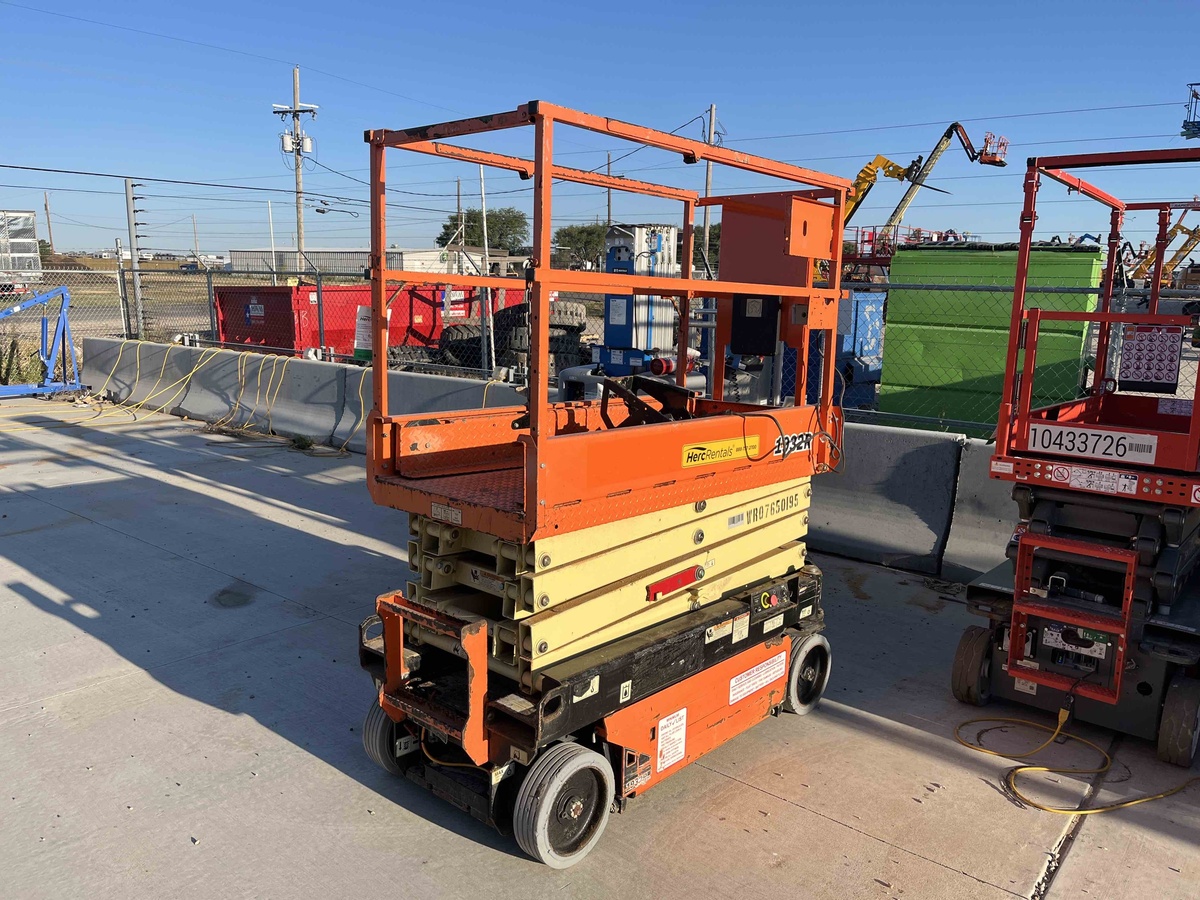 2018 JLG 1932R-2