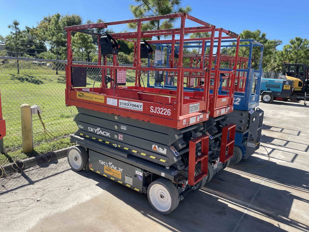 2022 Skyjack SJ3226