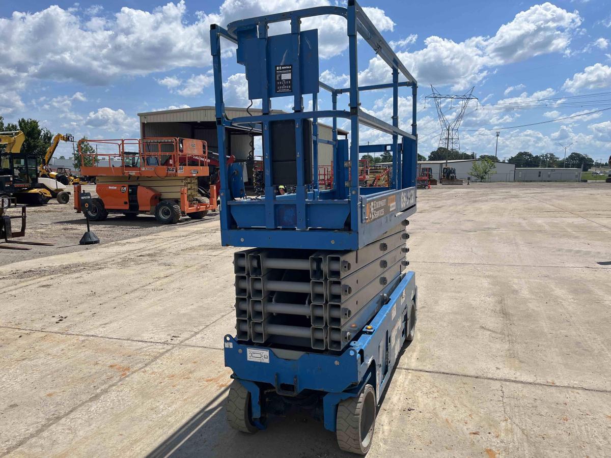 2017 Genie GS-3232