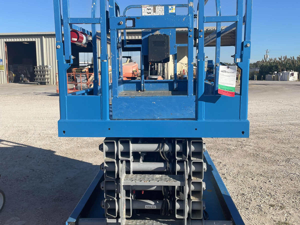 2021 Genie GS-3246