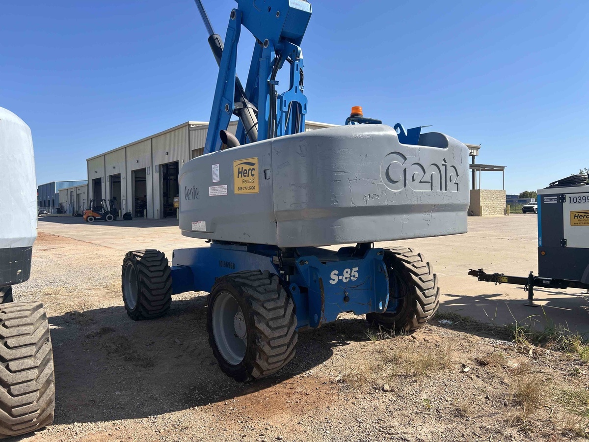 2016 Genie S-85
