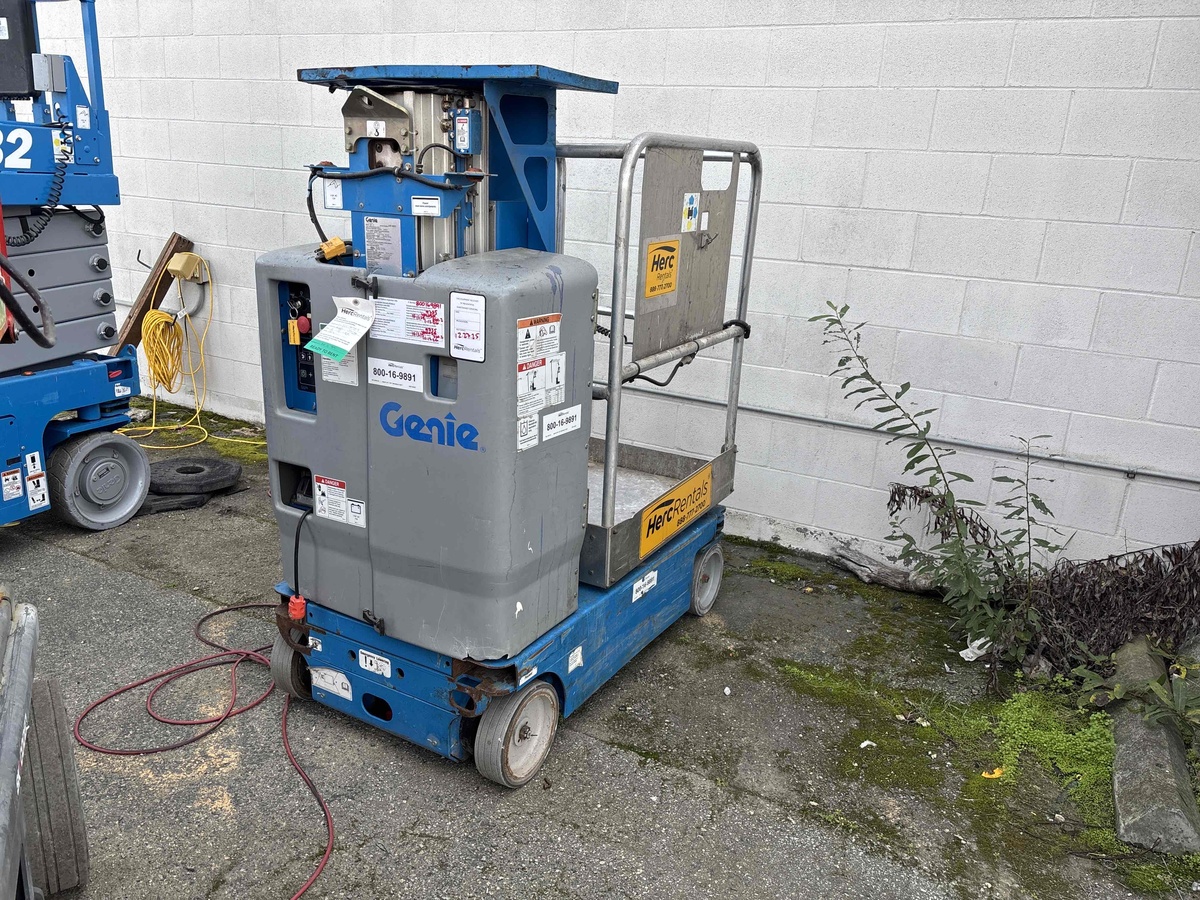 2017 Genie GR-12