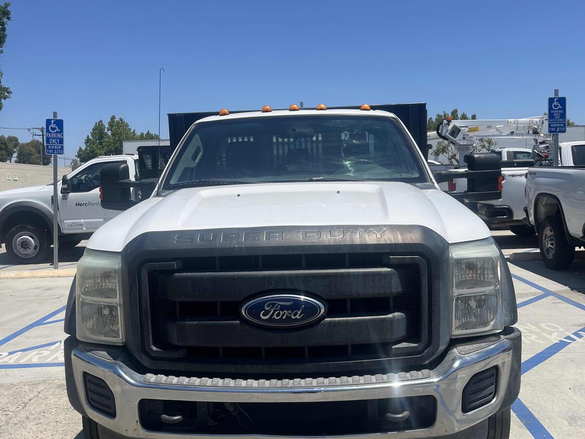 2015 Ford F550-3