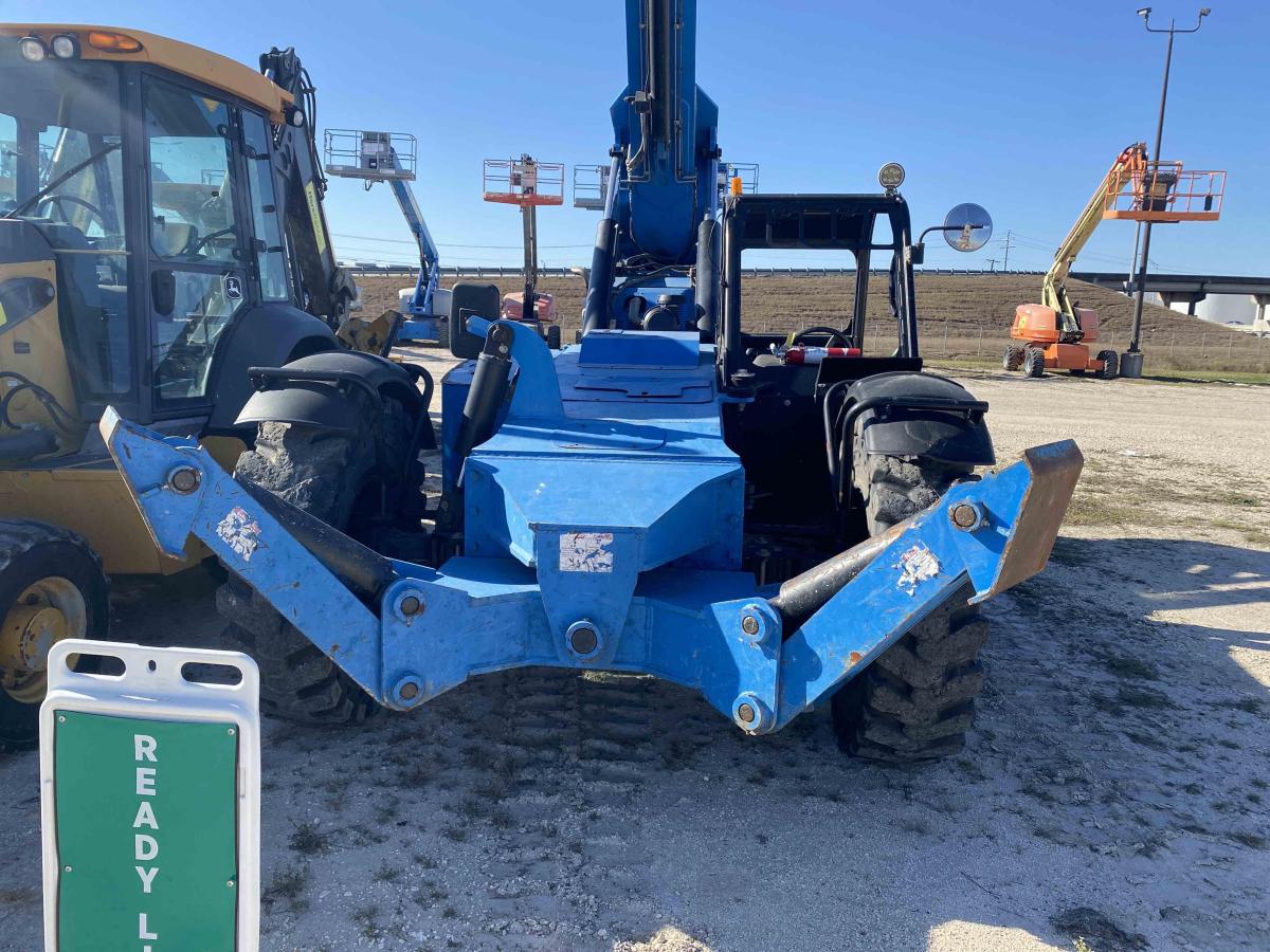 2017 Genie GTH-1056
