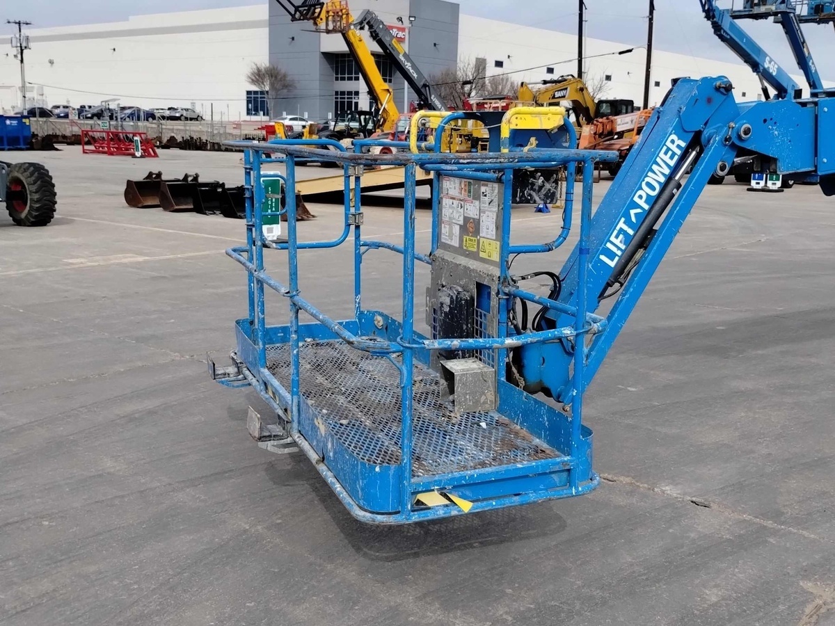 2018 Genie S-85-10