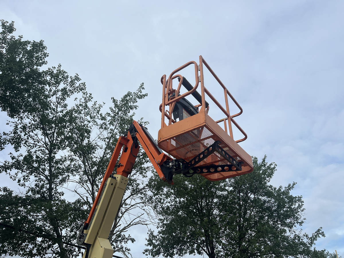 2018 JLG E450AJ-6