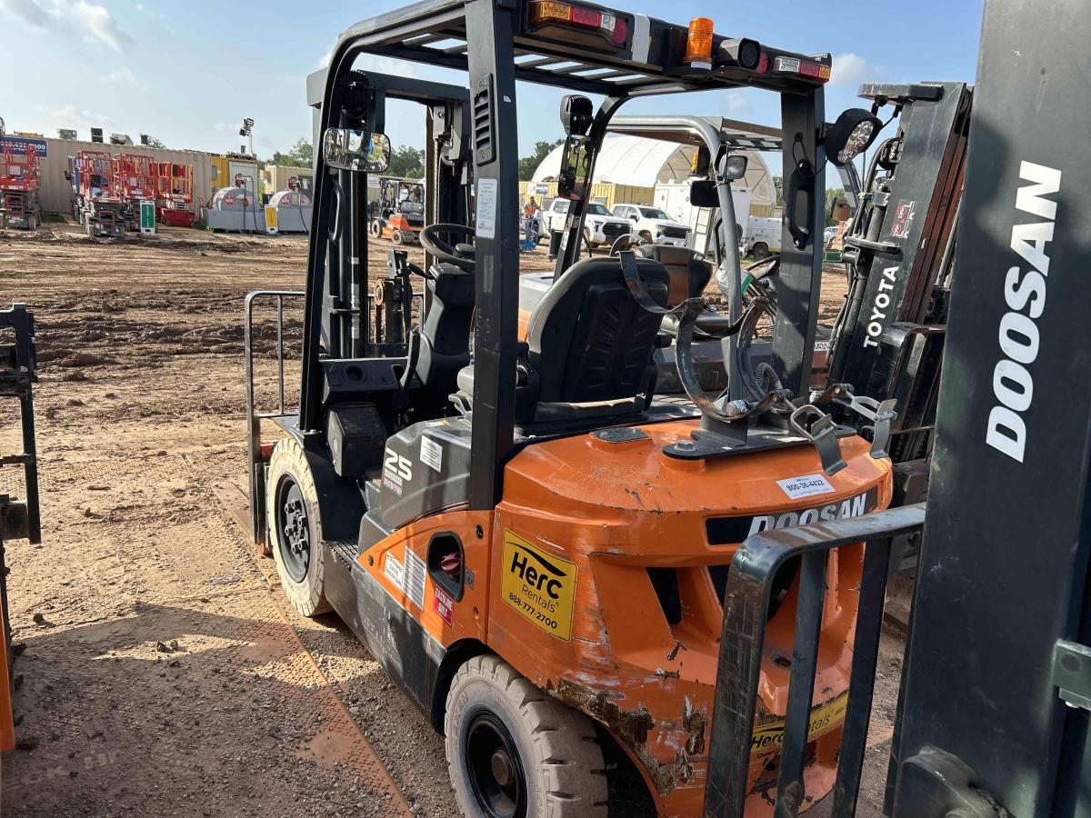 2022 Doosan G25E