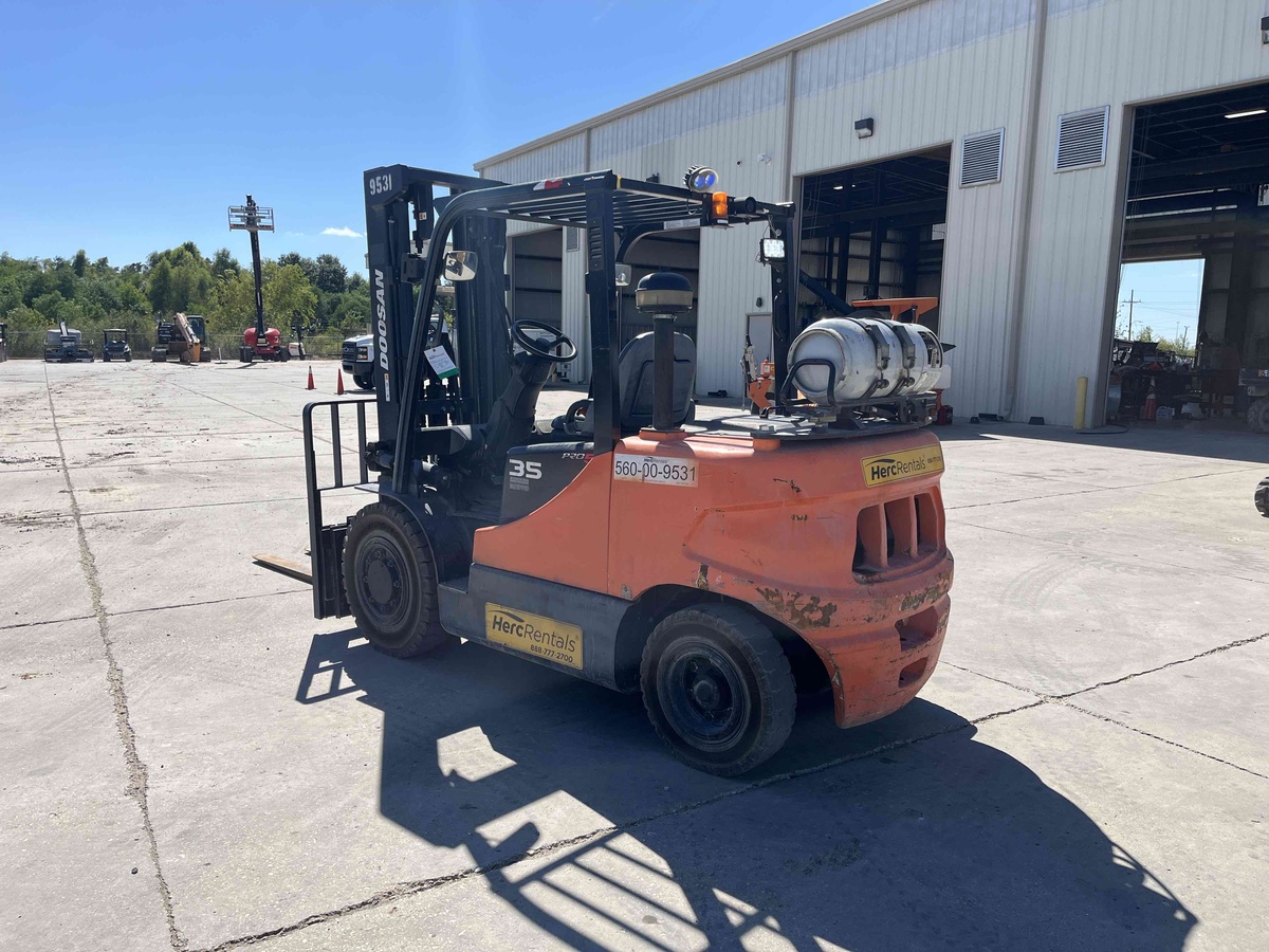 2018 Doosan G35S5-3