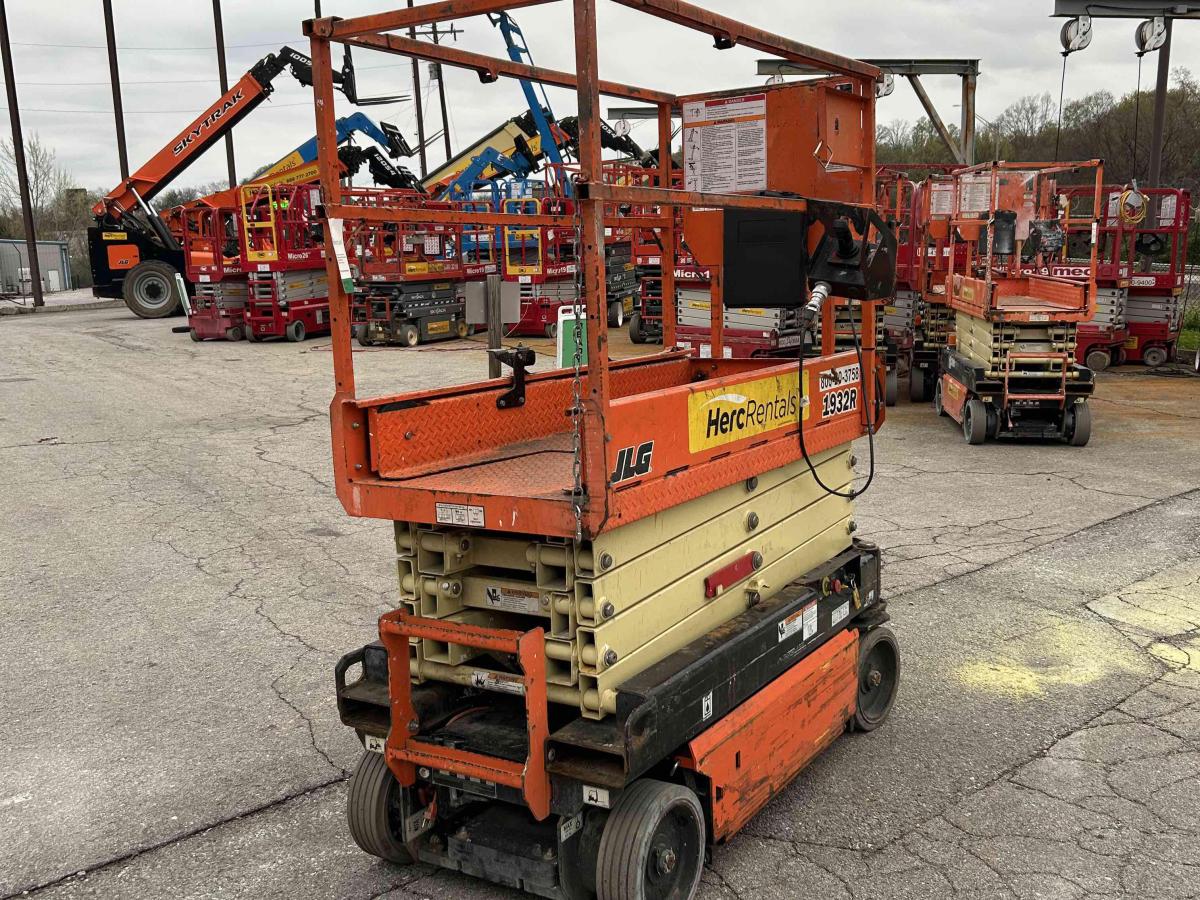 2018 JLG 1932R