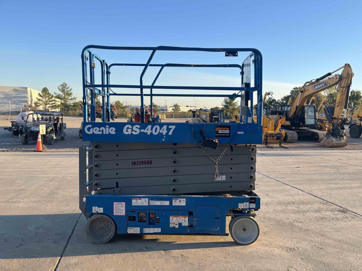 2017 Genie GS-4047