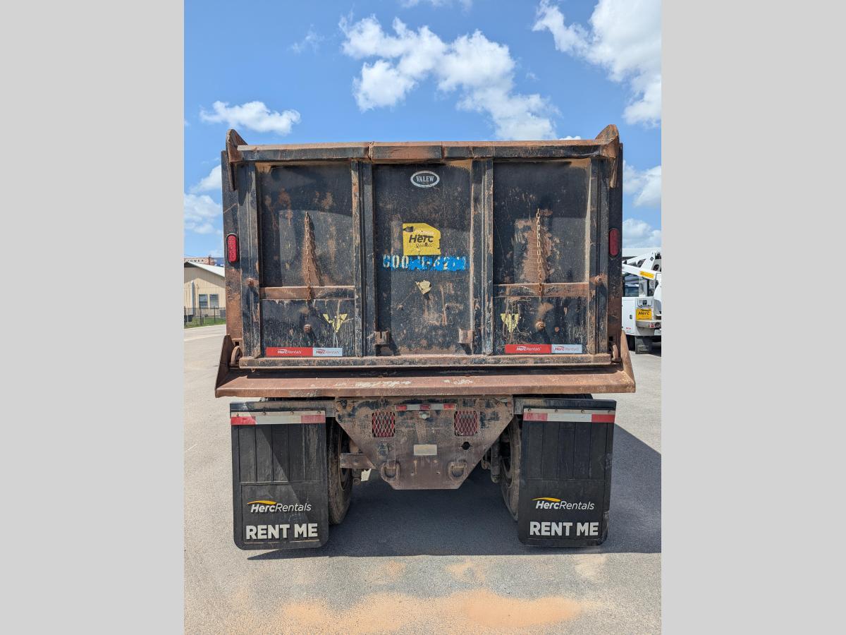 2017 Freightliner M2106-9