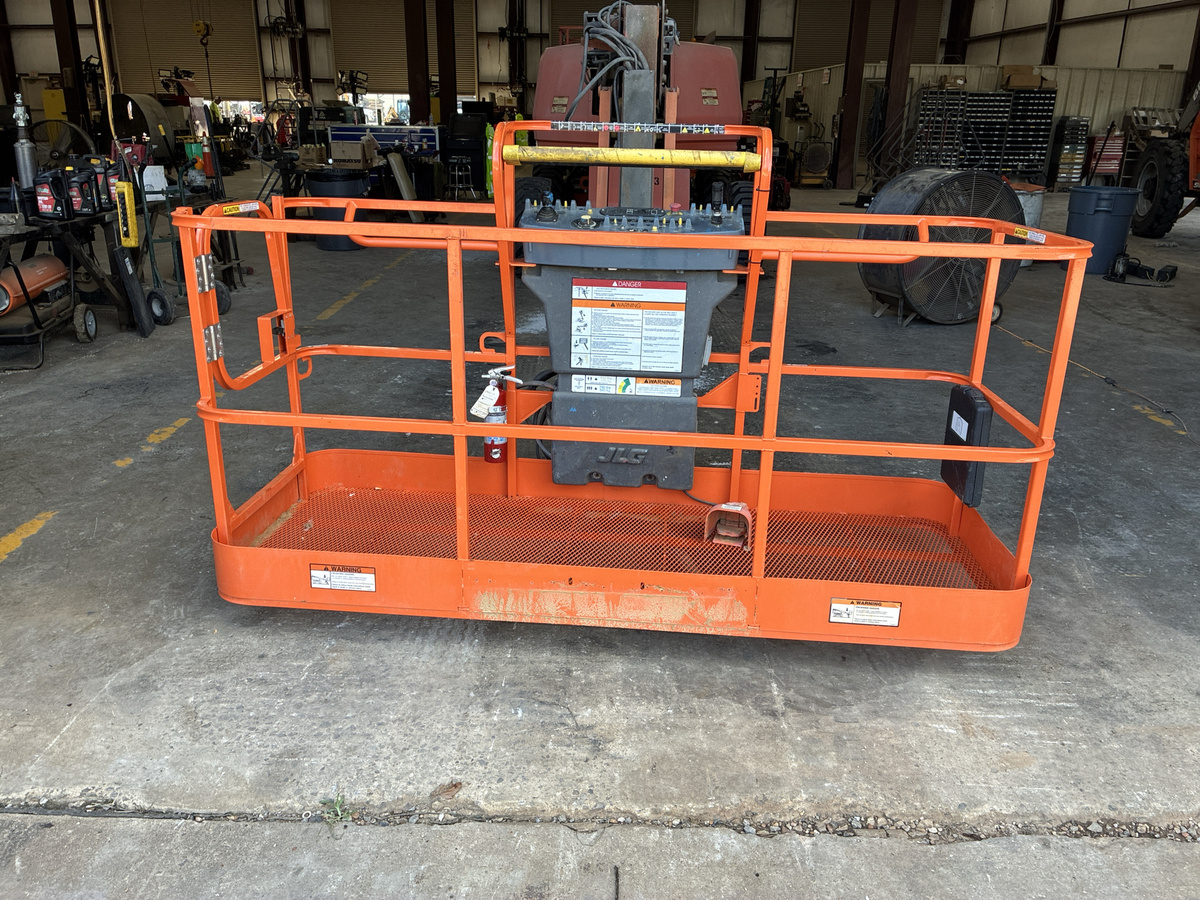 2018 JLG 660SJ-8