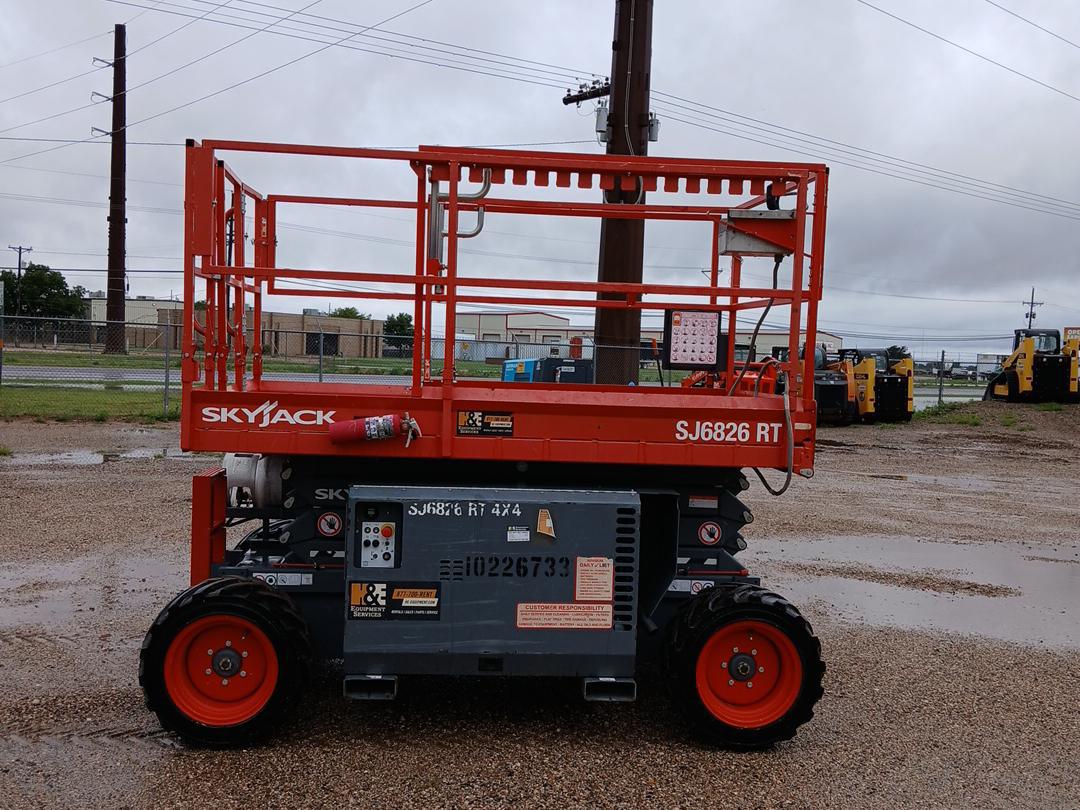 2017 Skyjack SJ-6826RT-13