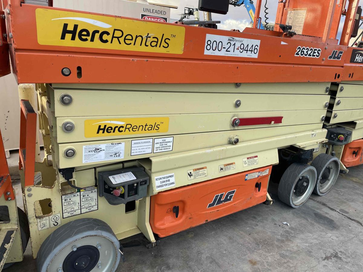 2018 JLG 2632ES