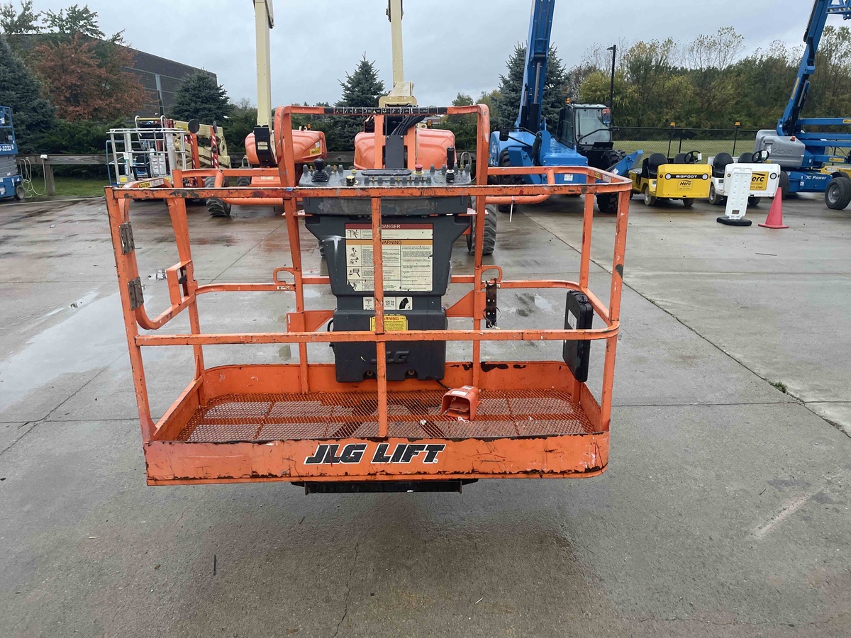 2015 JLG E600JP-5