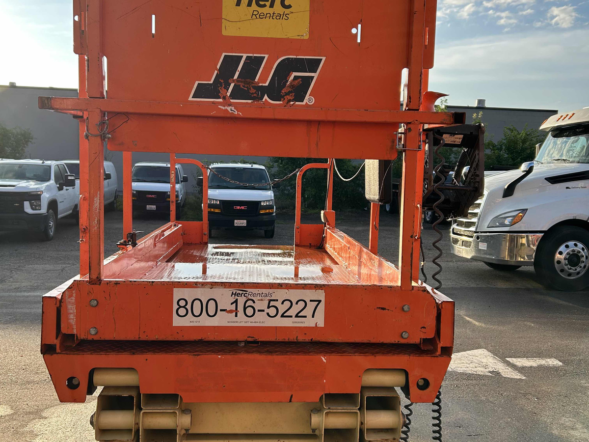 2017 JLG 3246ES-6