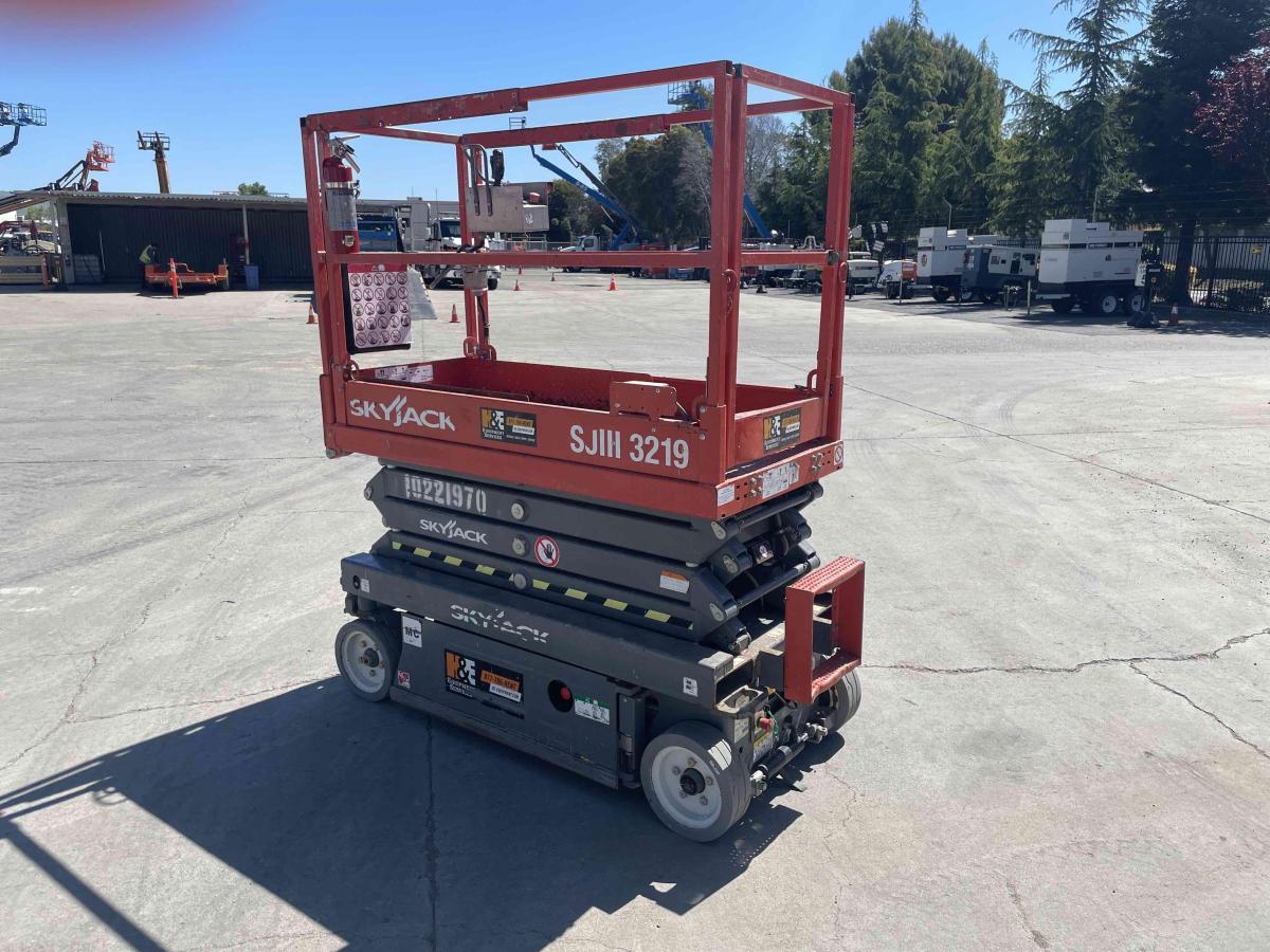 2017 Skyjack SJ3219