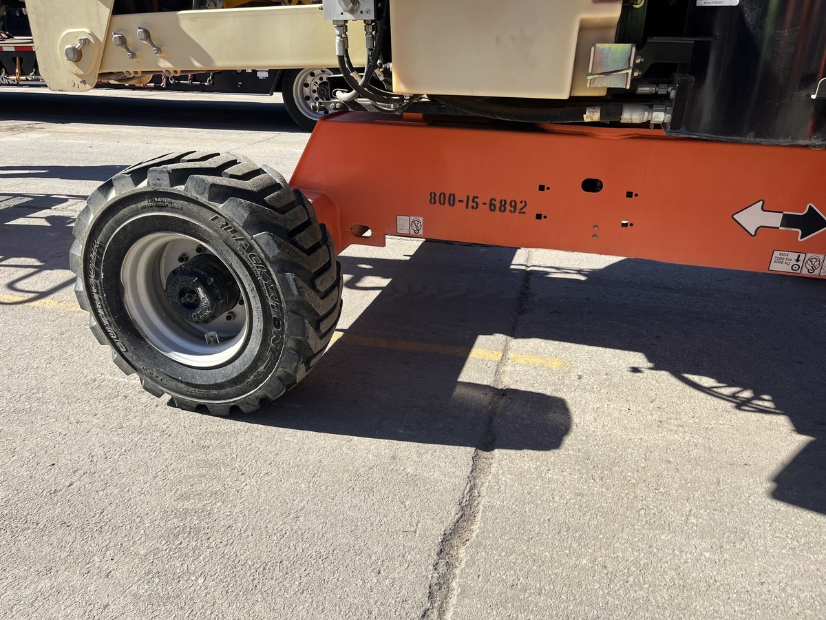 2017 JLG 450AJ-12