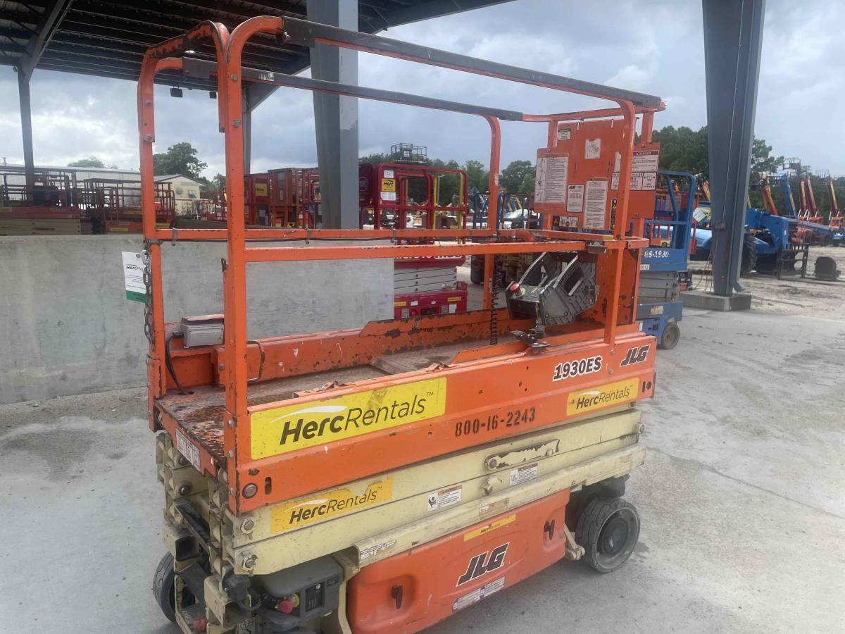 2017 JLG 1930ES