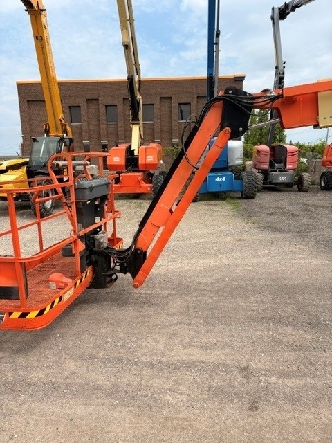 2017 JLG 800AJ-7