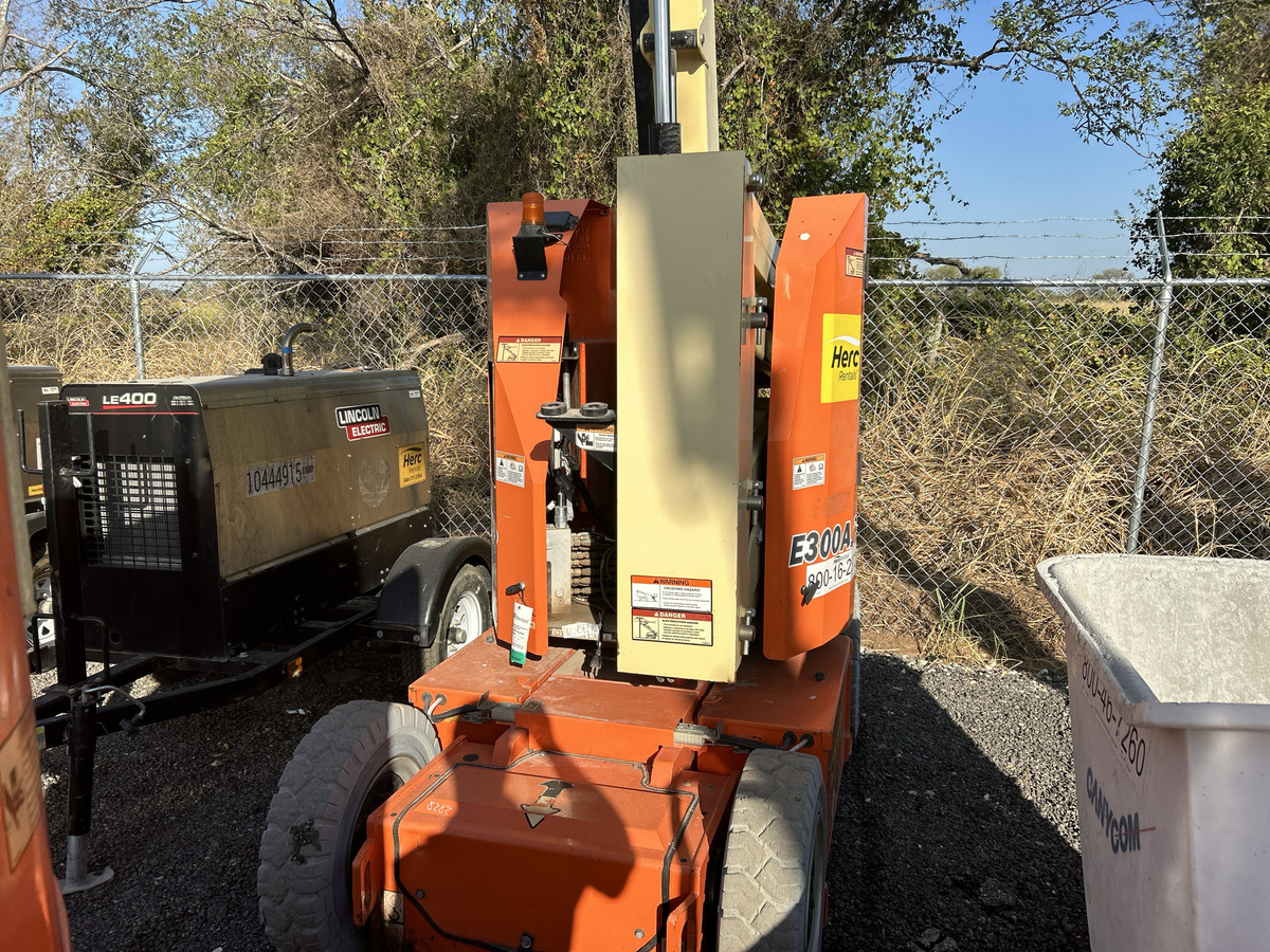 2017 JLG E300AJP-6