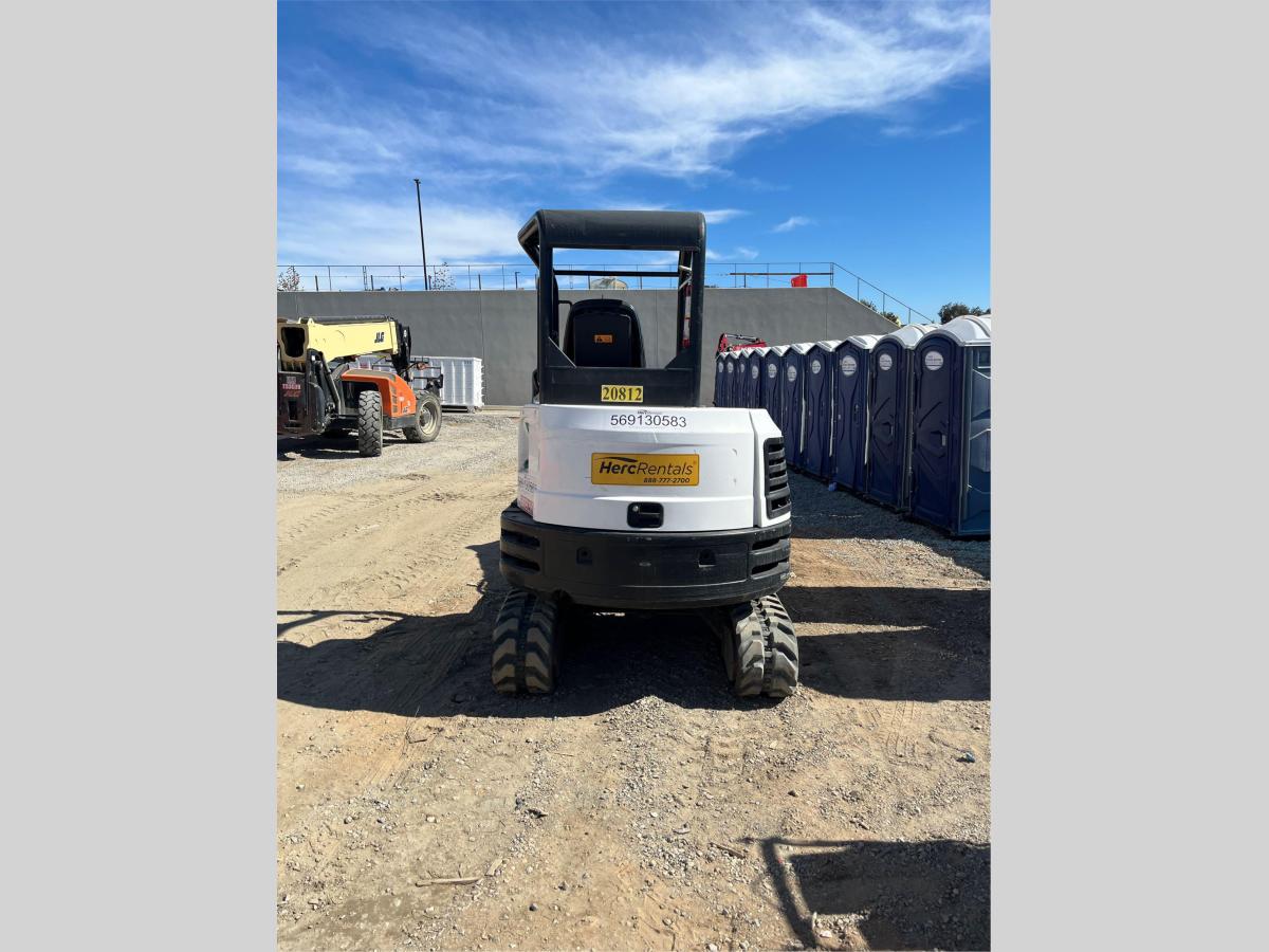 2016 Bobcat E32