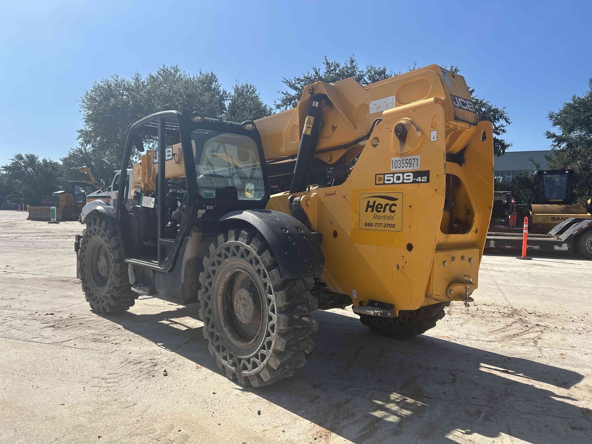 2022 JCB 509-42-4