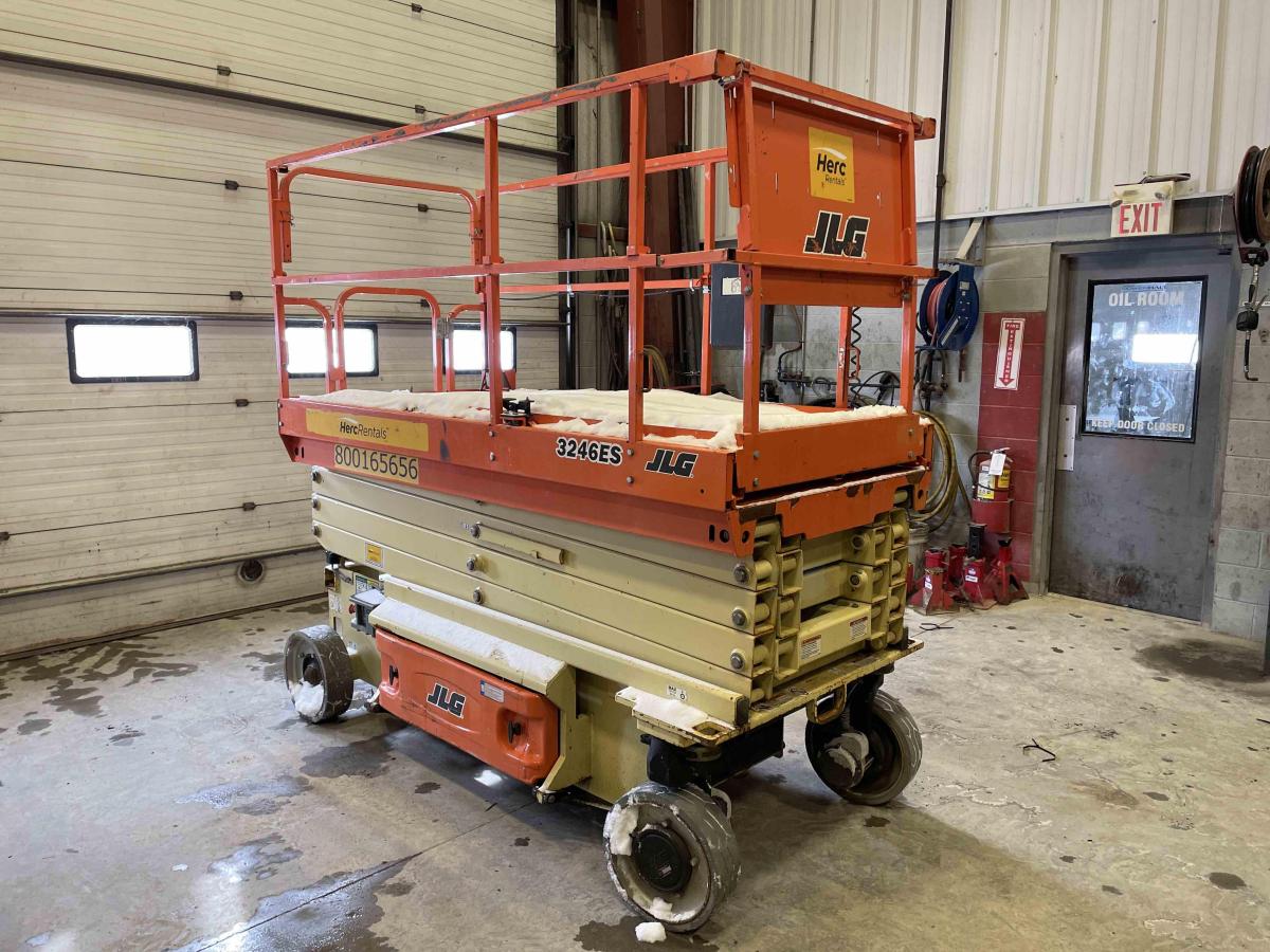 2017 JLG 3246ES-1