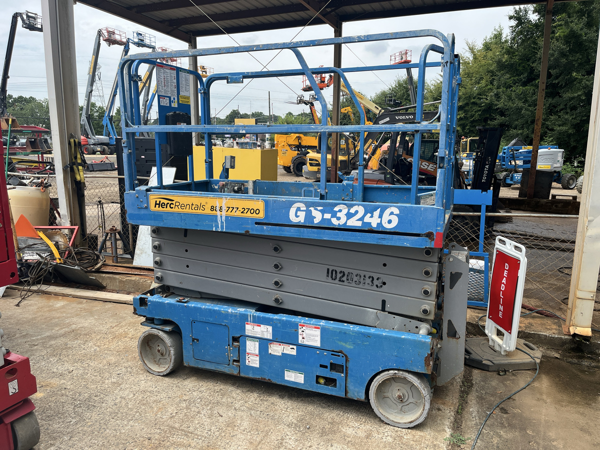 2016 Genie GS-3246