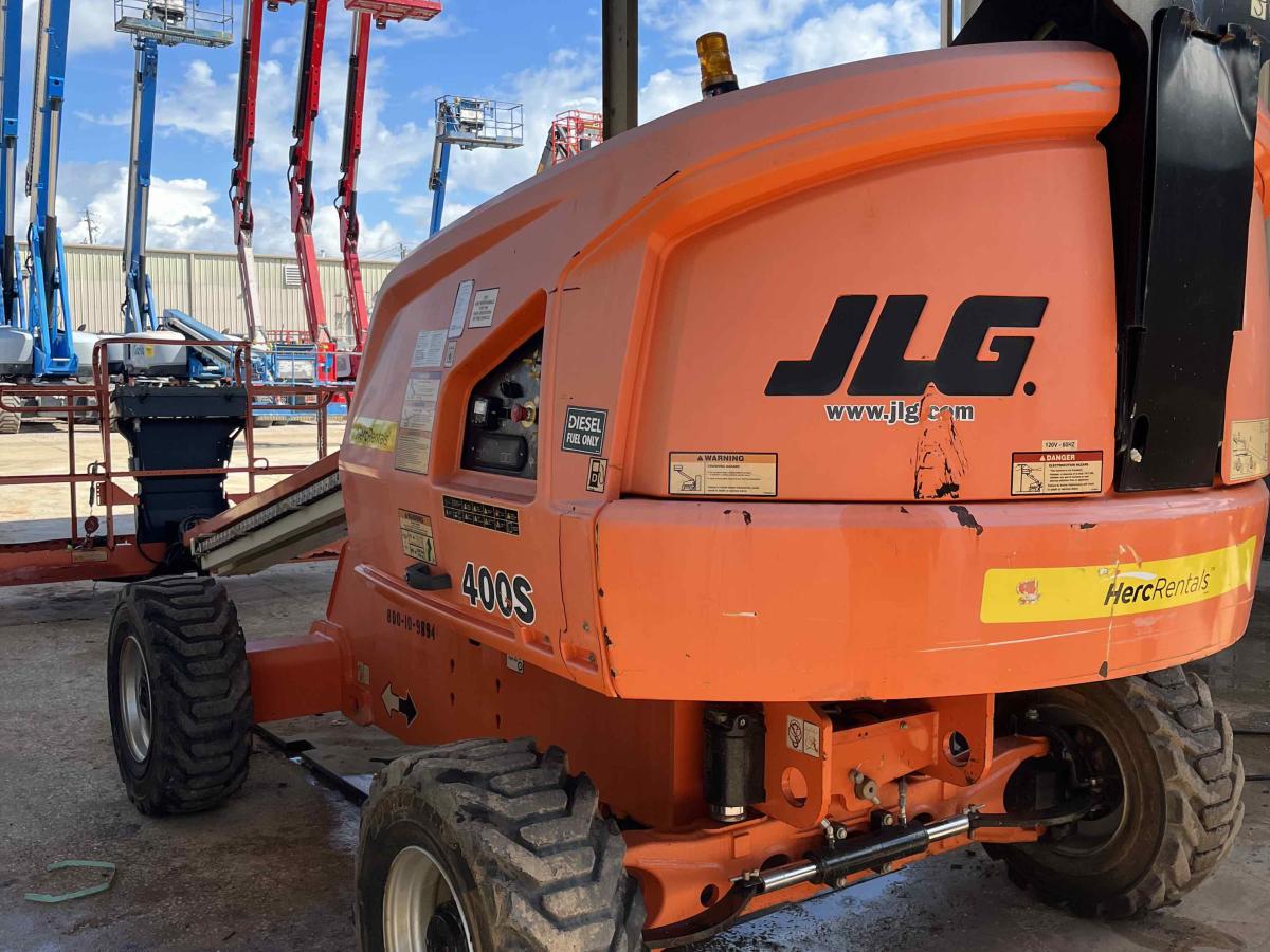 2016 JLG 400S