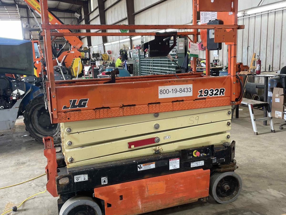 2018 JLG 1932R