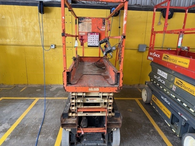 2017 JLG 1932R-5
