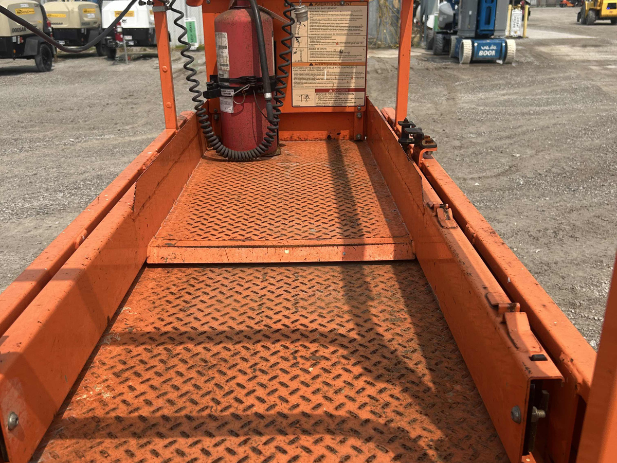 2017 JLG 1930ES-3