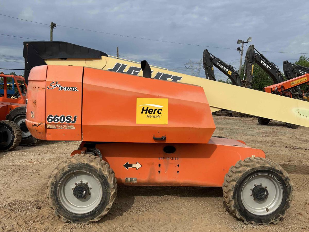 2016 JLG 660SJ