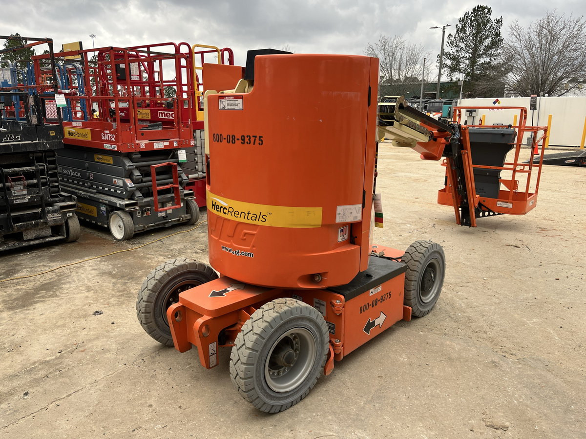 2016 JLG E300AJP-5