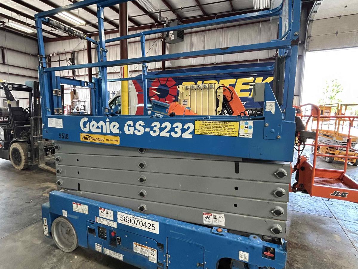 2016 Genie GS-3232-1