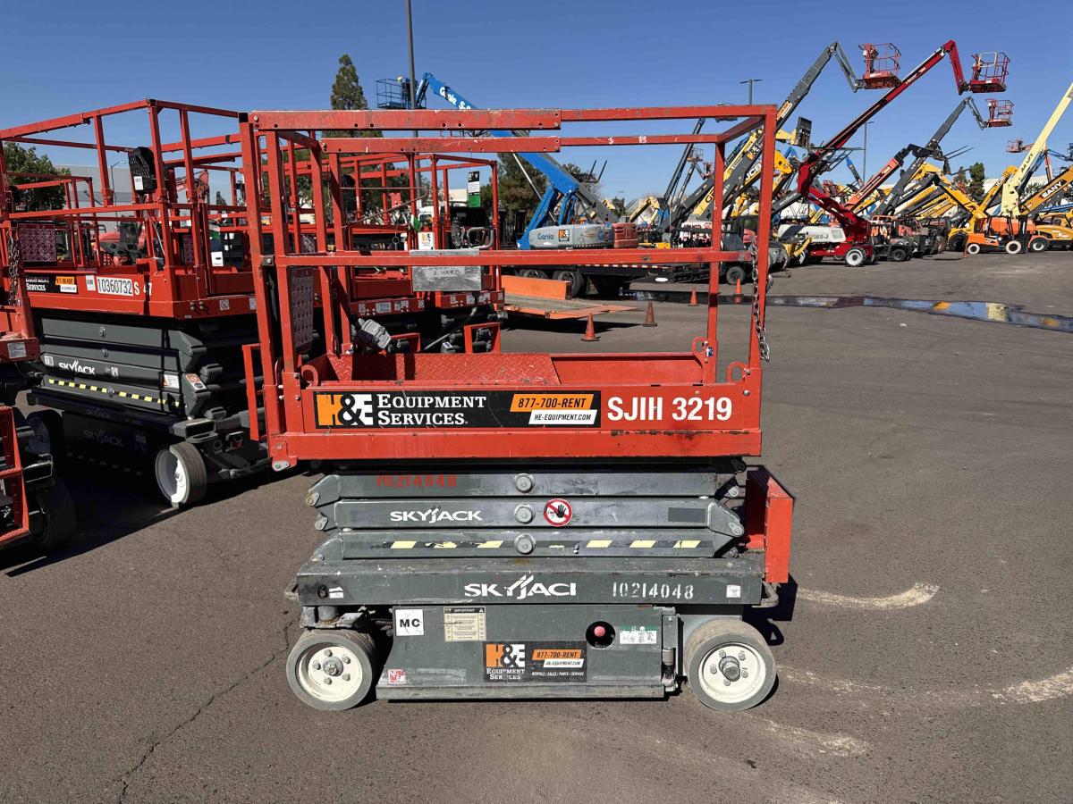 2017 Skyjack SJ3219
