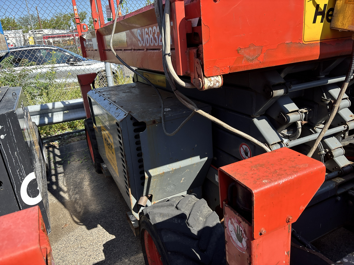 2018 Skyjack SJ-6832RT-2