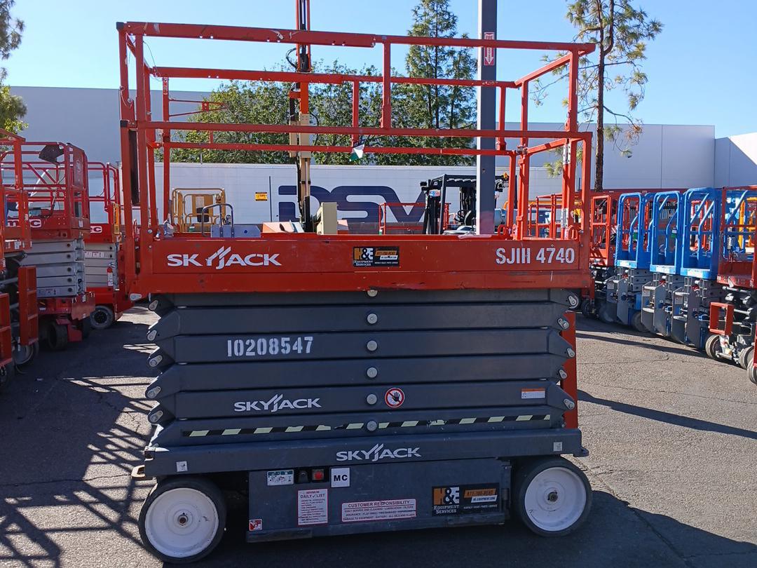 2017 Skyjack SJ4740